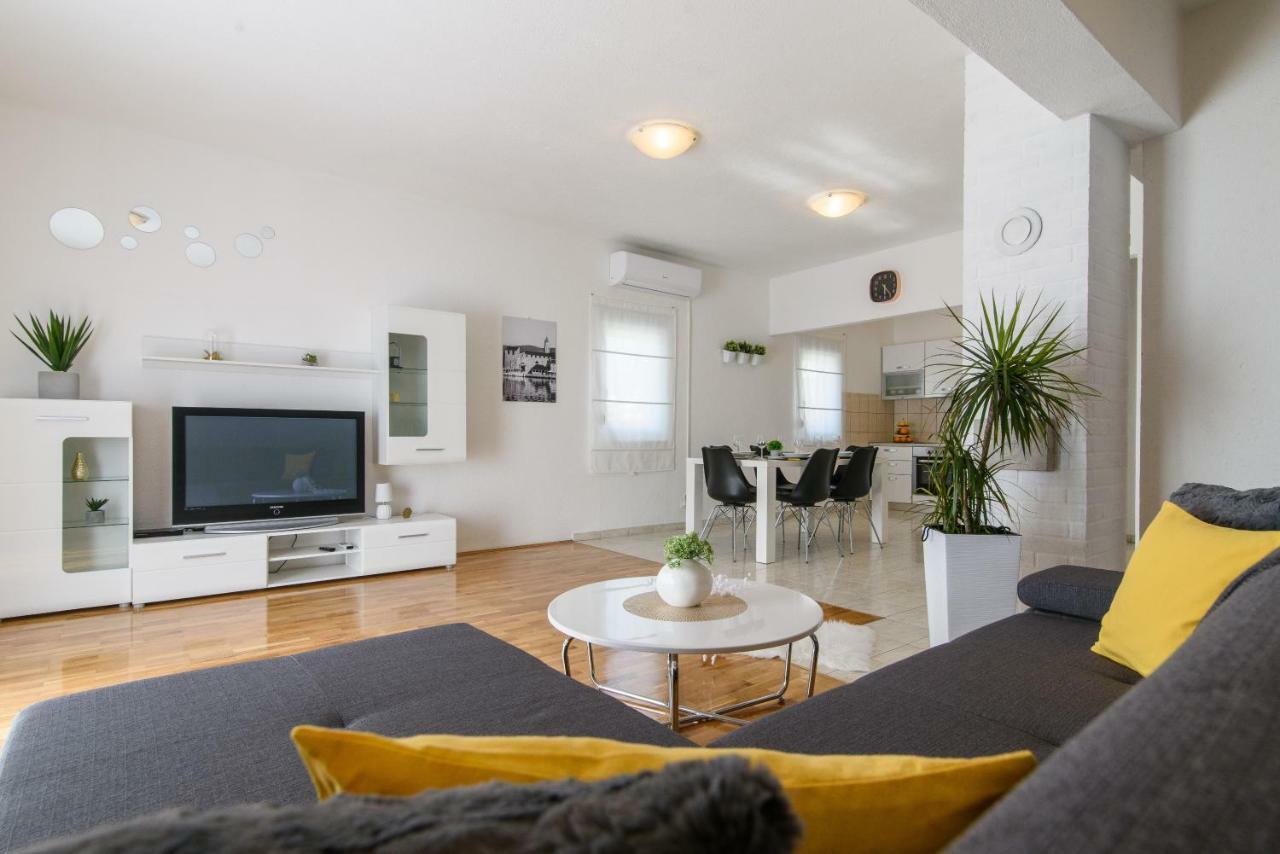 Apartmani Ville Vengo Trogir Exterior foto